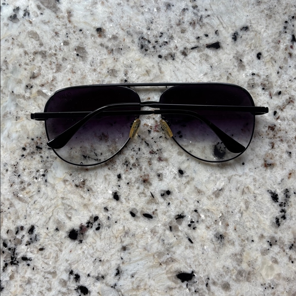 High Key Quay Sunglasses - Picture 6 of 6